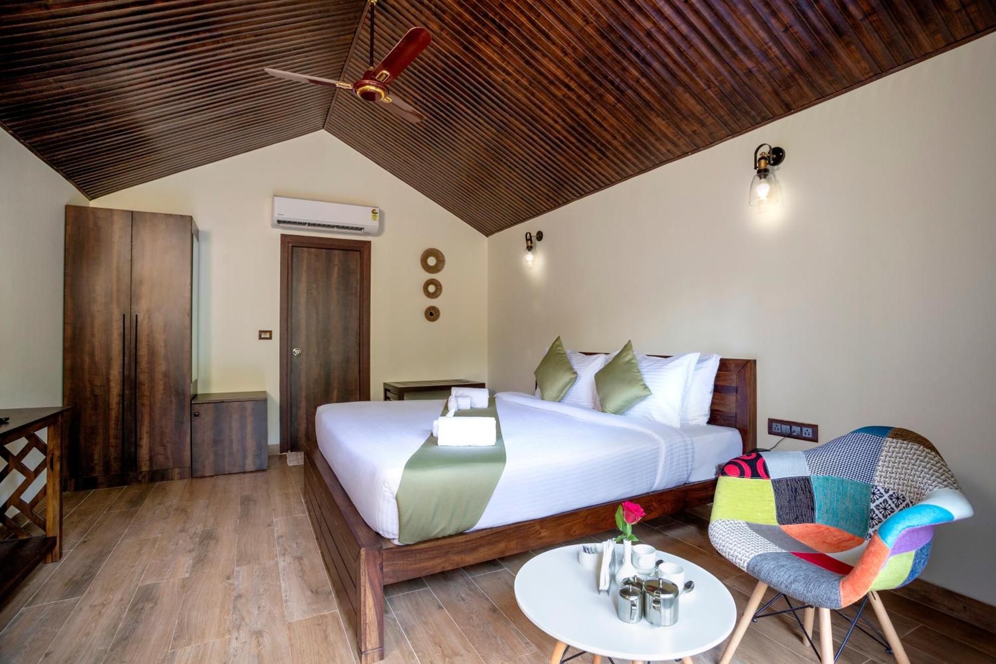 Stone Wood Premier Gokarna Hotel Gokarna  Exterior photo