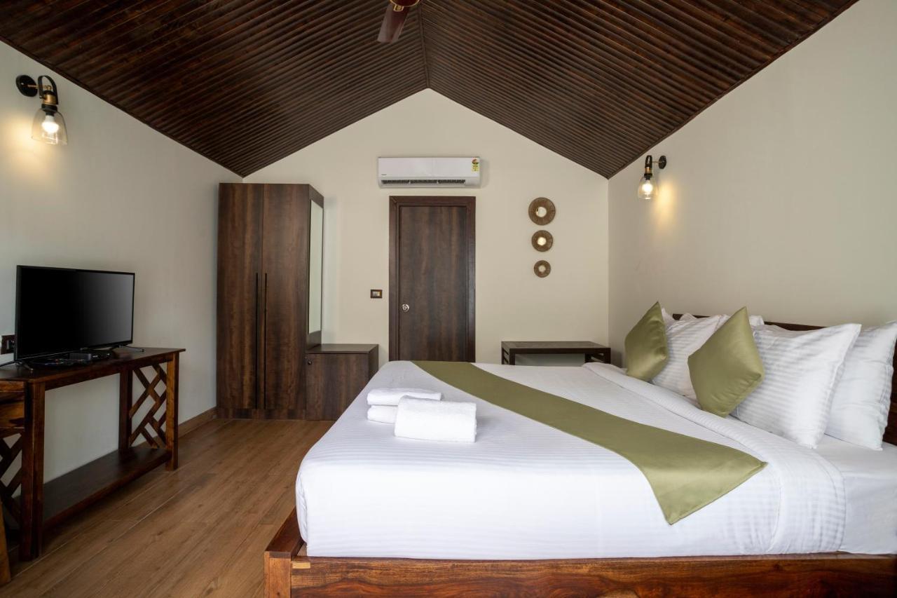 Stone Wood Premier Gokarna Hotel Gokarna  Exterior photo